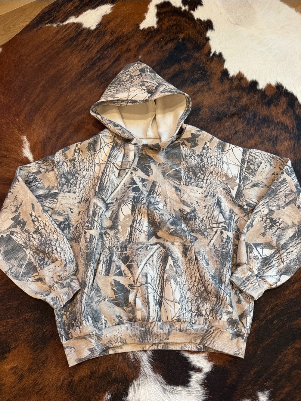 Camo Pattern Hooded Sweatshirt in Beige, Tan, Gray